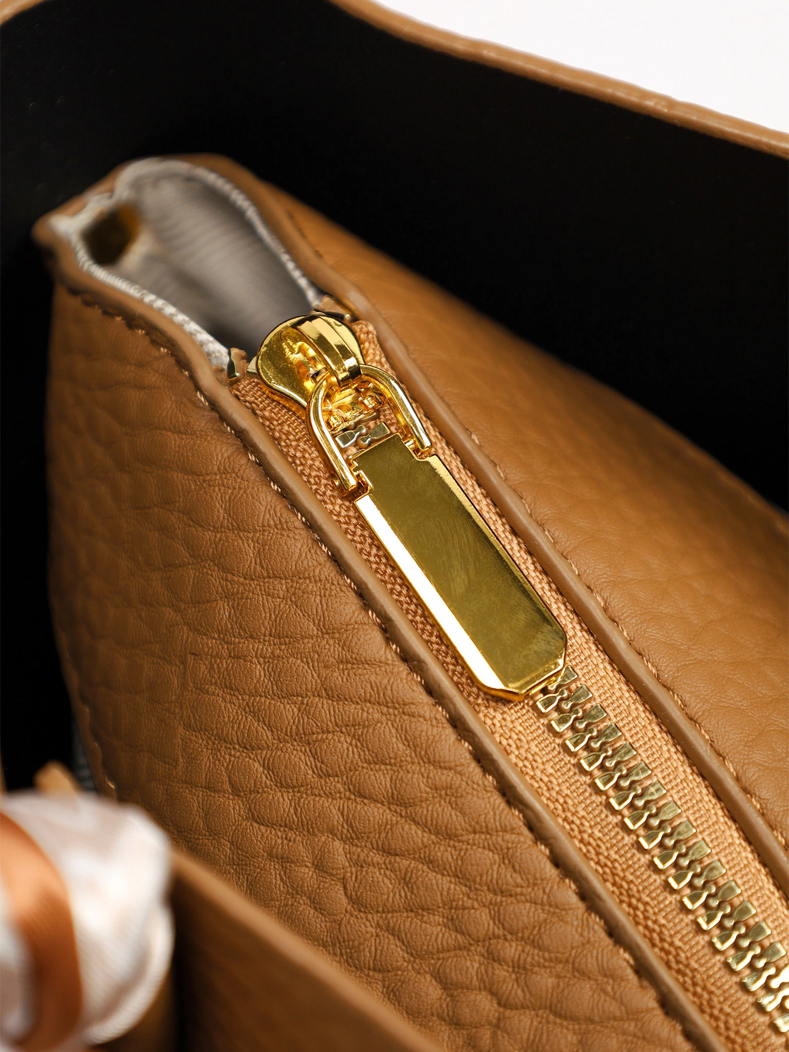 Сумка-тоут с декоративным платком в ассортименте